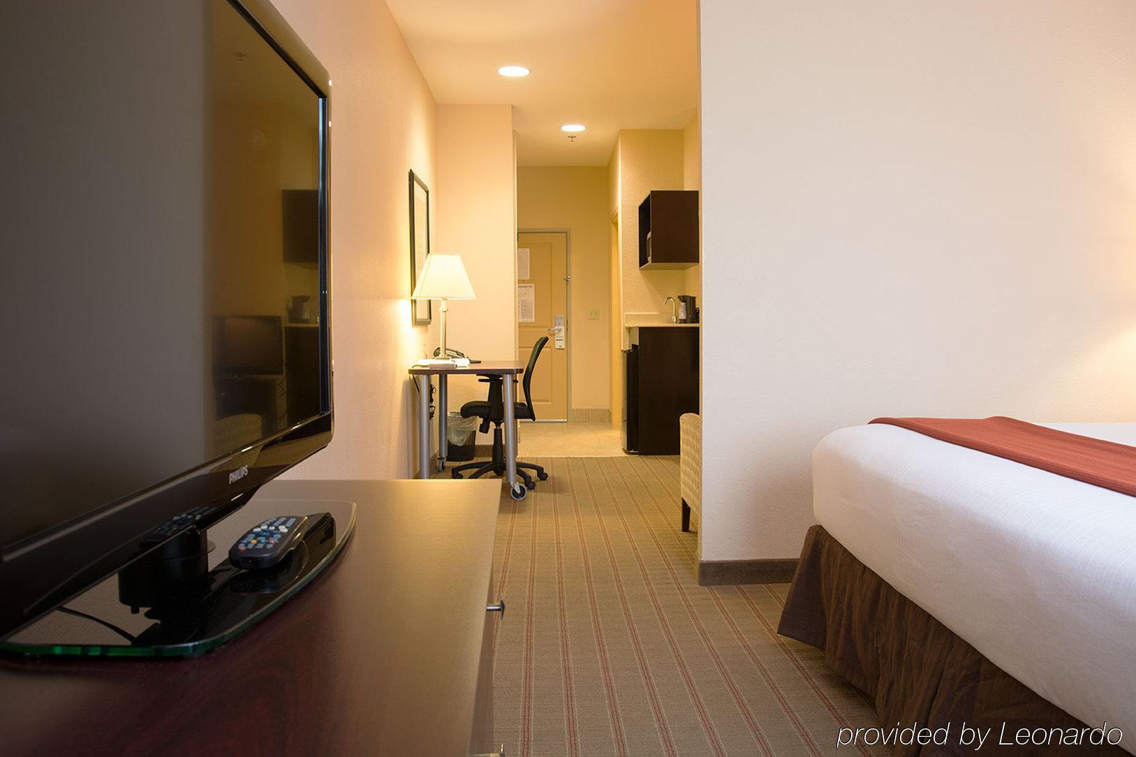Holiday Inn Express & Suites East Wichita I-35 Andover By Ihg Exterior foto